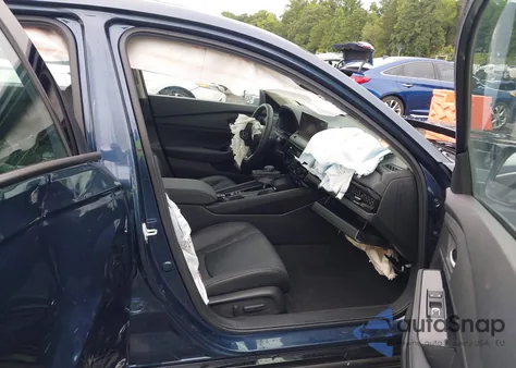 2025 Honda Accord Hybrid Touring z USA, uszkodzony, nr VIN 1HGCY2F89SA032717